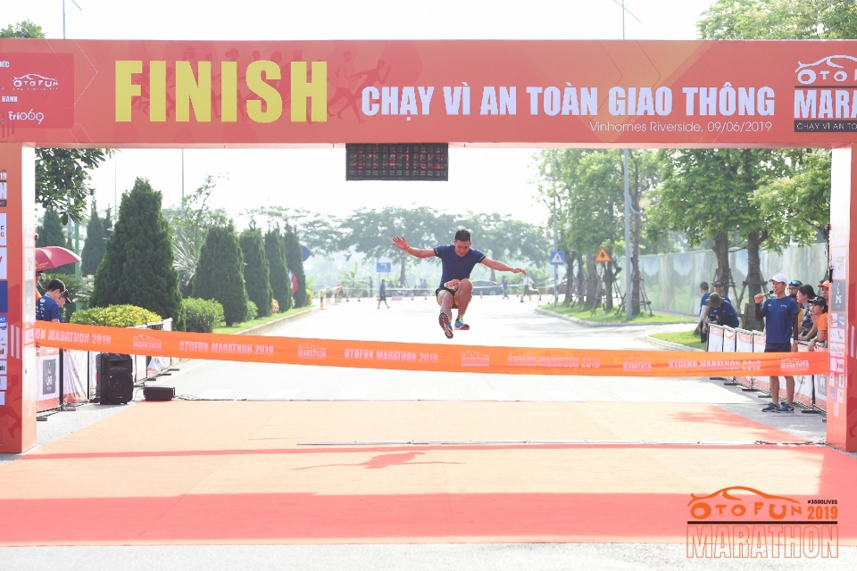 nhin lai nhung khoanh khac tuyet dep tai otofun marathon 2019