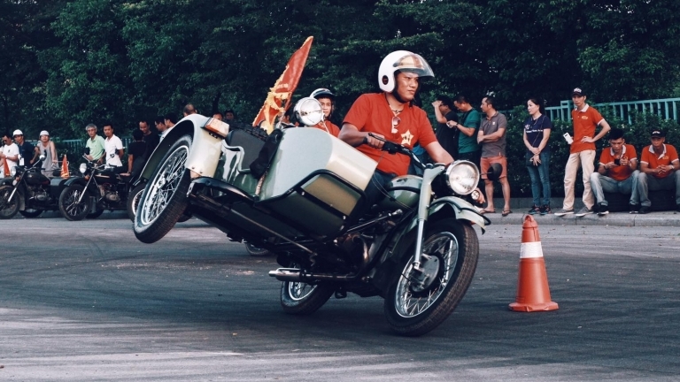 Nhìn lại những pha biểu diễn điêu luyện của Sidecar Hanoi Club tại sinh nhật Otofun