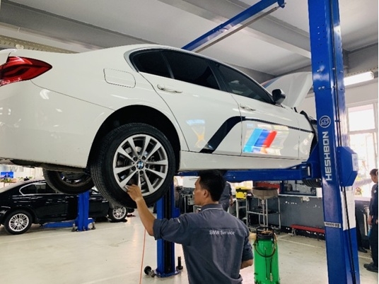 thaco va bmw phoi hop thuc hien chuong trinh cham soc tan noi bmw service clinic