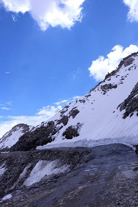 hanh trinh phuot mo to tren vung bac an va thoat khoi than chet tren dinh khardung la