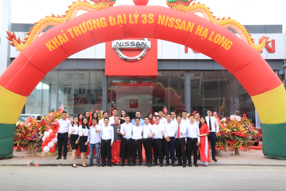 nissan viet nam khai truong dai ly thu 20 tren toan quoc