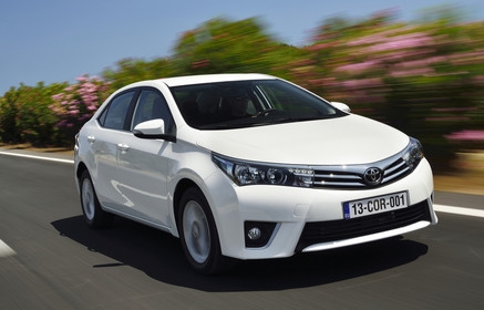toyota viet nam trieu hoi gan 12000 xe vi loi tui khi