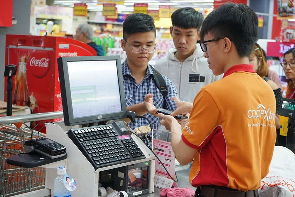 mo momo duoc hoan ngay 50 tien khi di sieu thi va cua hang tien loi