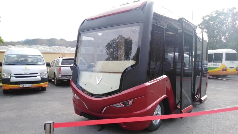 Xe bus điện VinFast bất ngờ xuất hiện ở Nha Trang