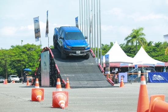 ford roadshow 2019 hut 700 khach trai nghiem ngay trong tuan dau to chuc