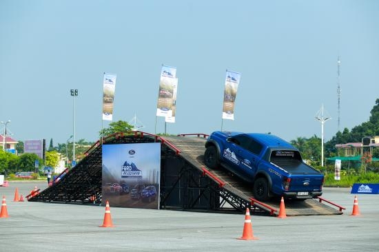 ford roadshow 2019 hut 700 khach trai nghiem ngay trong tuan dau to chuc