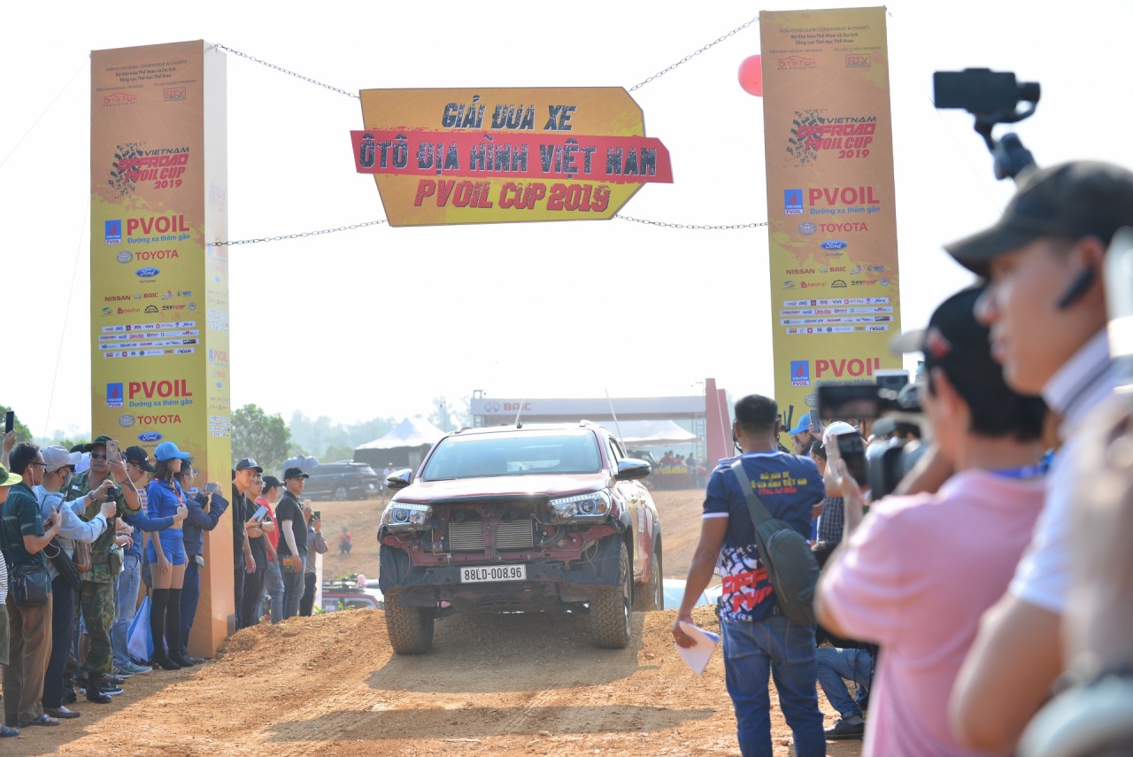 giai dua xe o to dia hinh viet nam pvoil cup 2019 chinh thuc khai mac