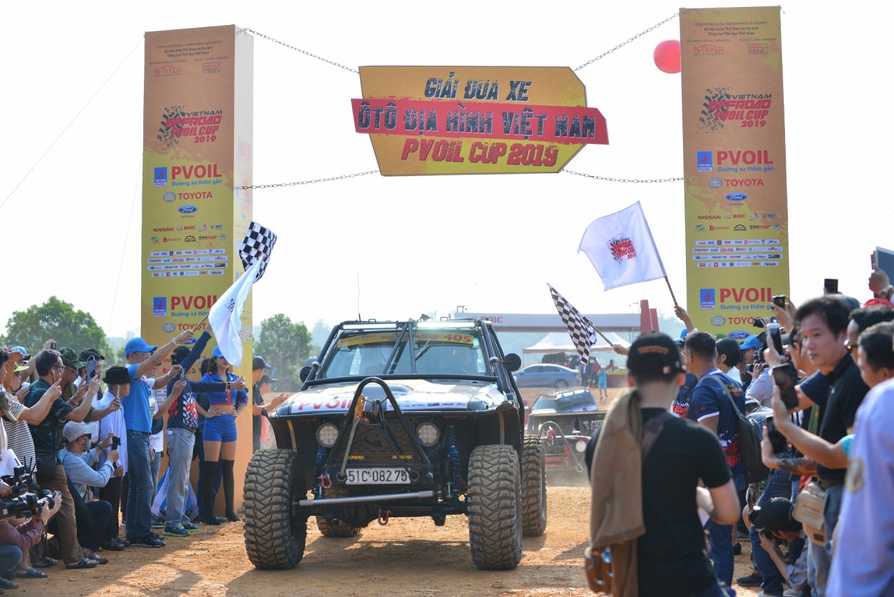 giai dua xe o to dia hinh viet nam pvoil cup 2019 chinh thuc khai mac