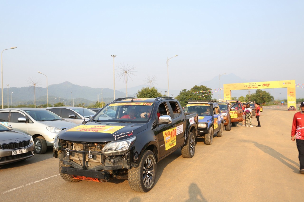 giai dua xe o to dia hinh viet nam pvoil cup 2019 chinh thuc khai mac