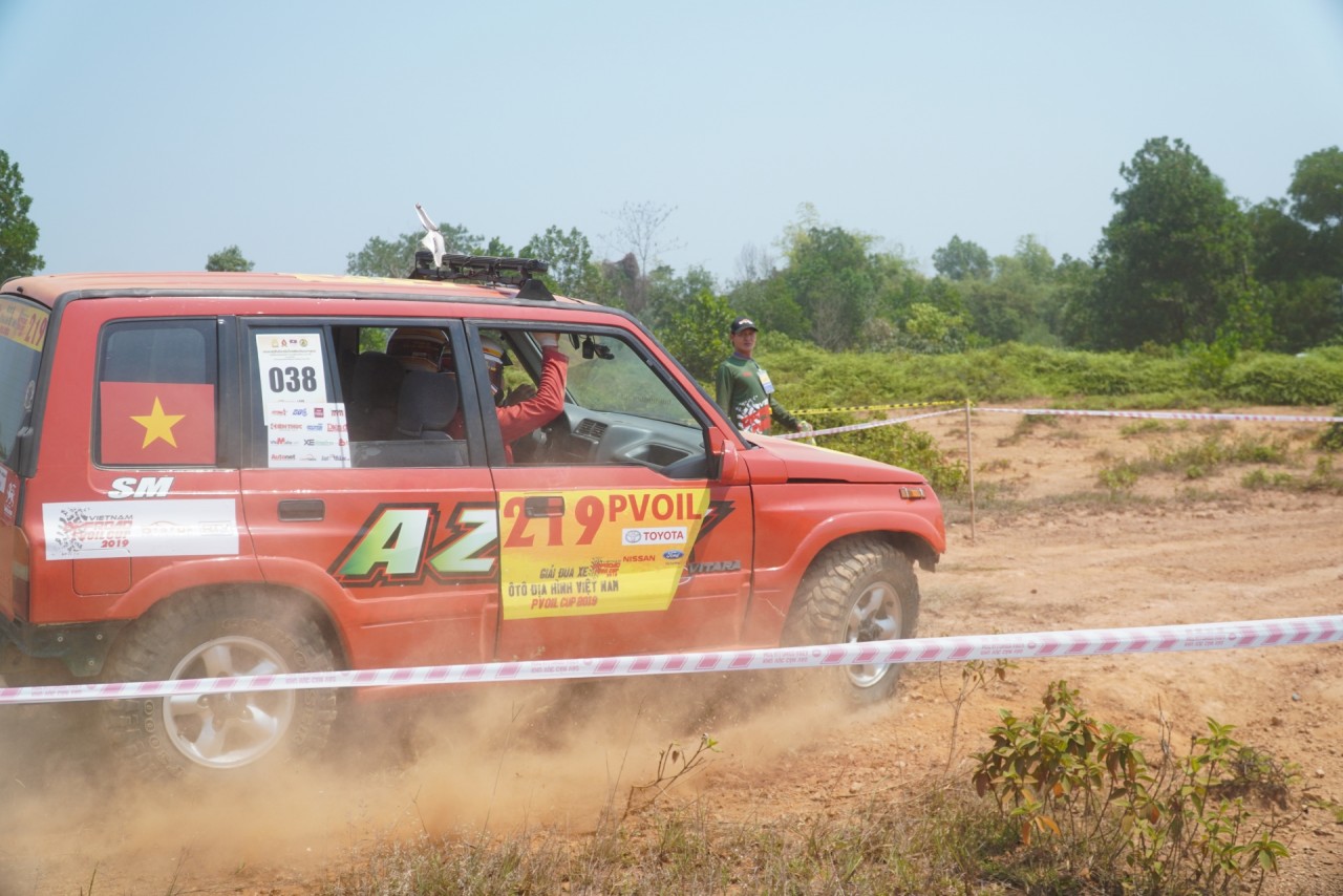 Vinh danh các nhà vô địch mùa giải PVOIL VOC 2019 vinh danh cac nha vo dich mua giai pvoil voc 2019