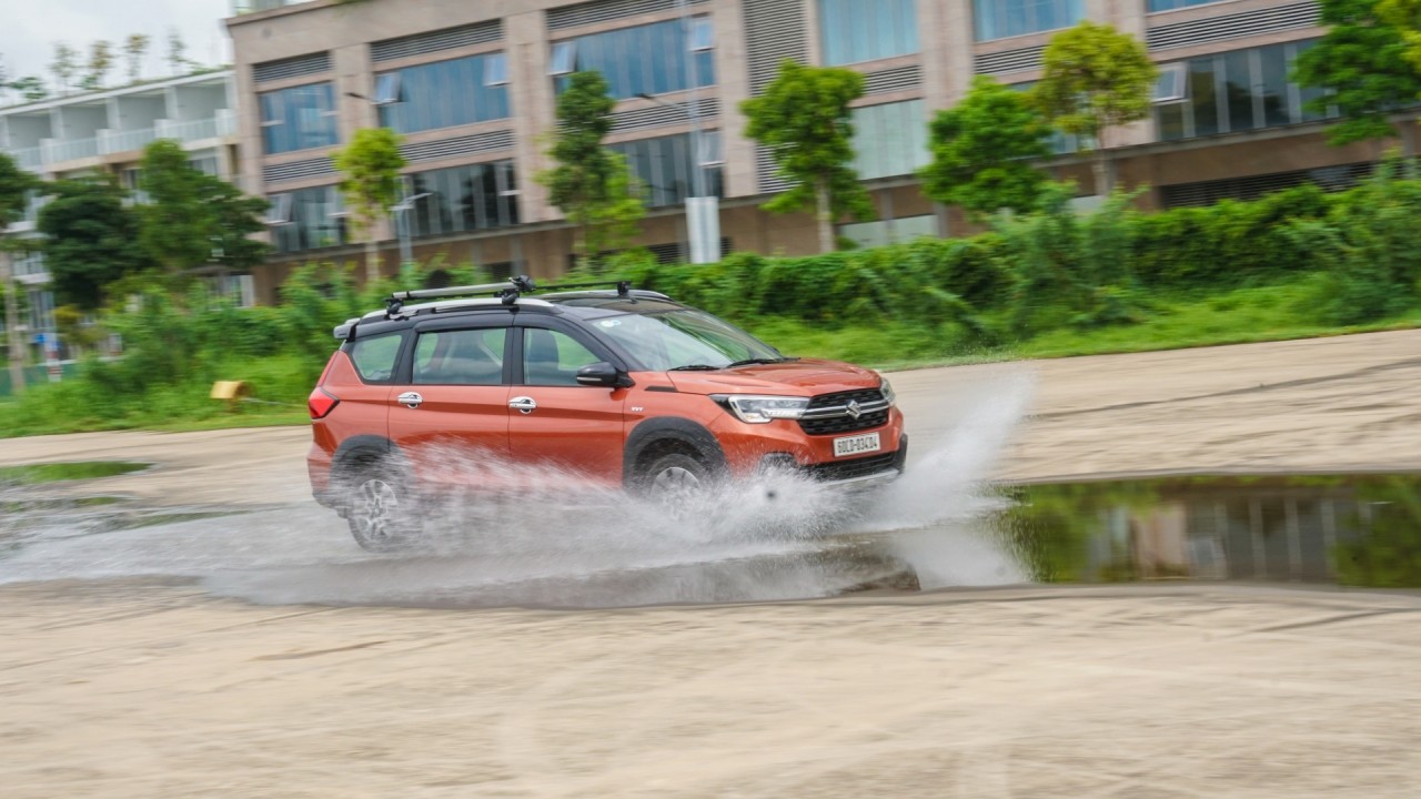 Suzuki XL7 hoàn toàn mới - Kẻ thay đổi cuộc chơi trong phân khúc SUV 7 chỗ tại Việt Nam suzuki xl7 hoan toan moi ke thay doi cuoc choi trong phan khuc suv 7 cho tai viet nam