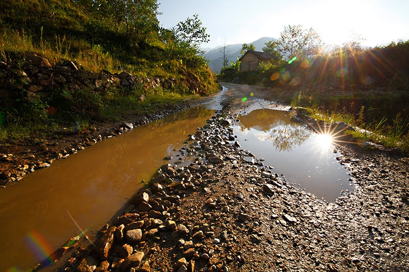 lai toyota land cruiser dao mot vong bat xat ngam mua lua chin