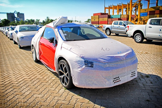 xe thai quay lai ap dao thi truong o to nhap khau trong trung tuan thang 10