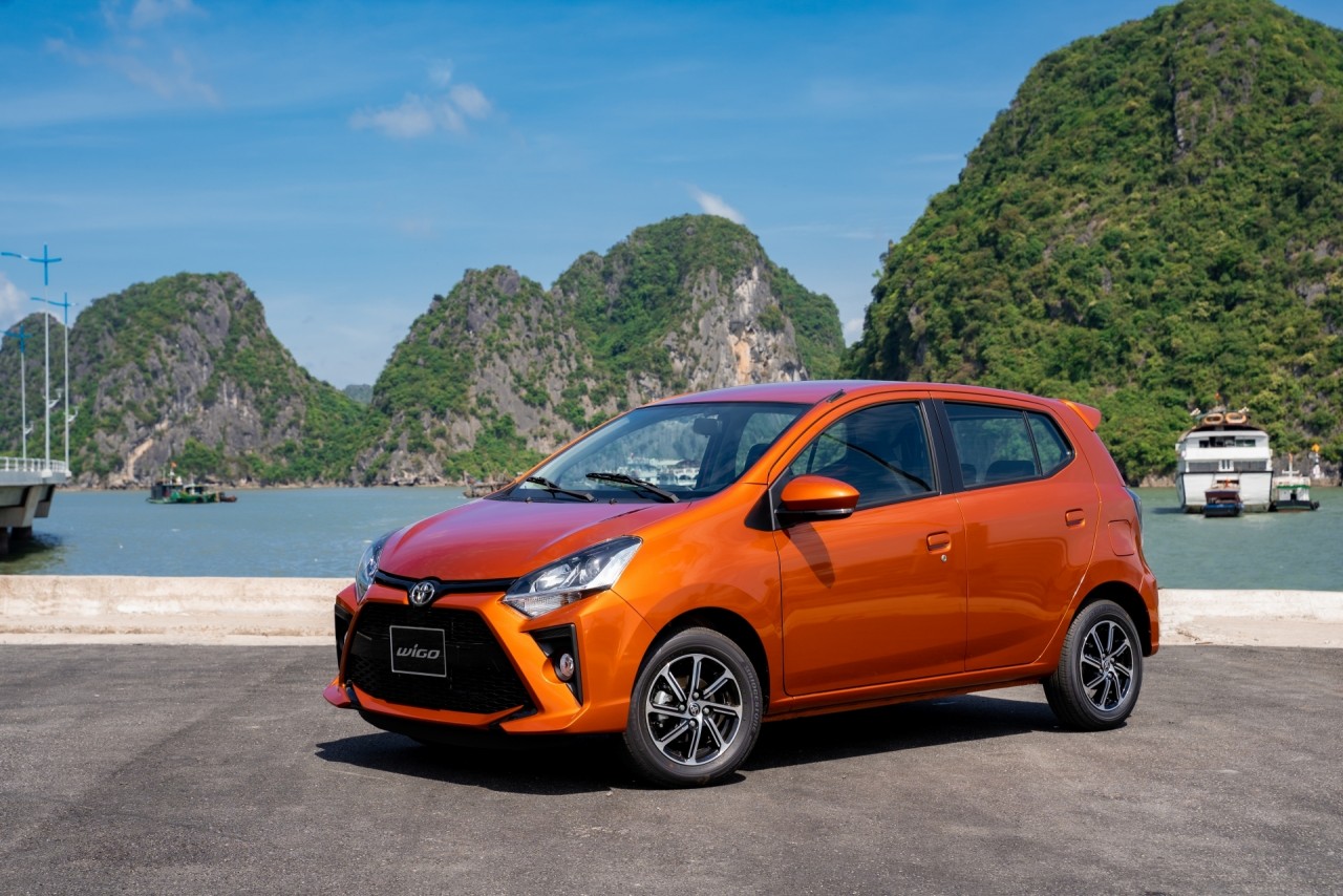 Trong tháng 8, Toyota Việt Nam cho "bay màu" hai chiếc xe tại website chính hãng