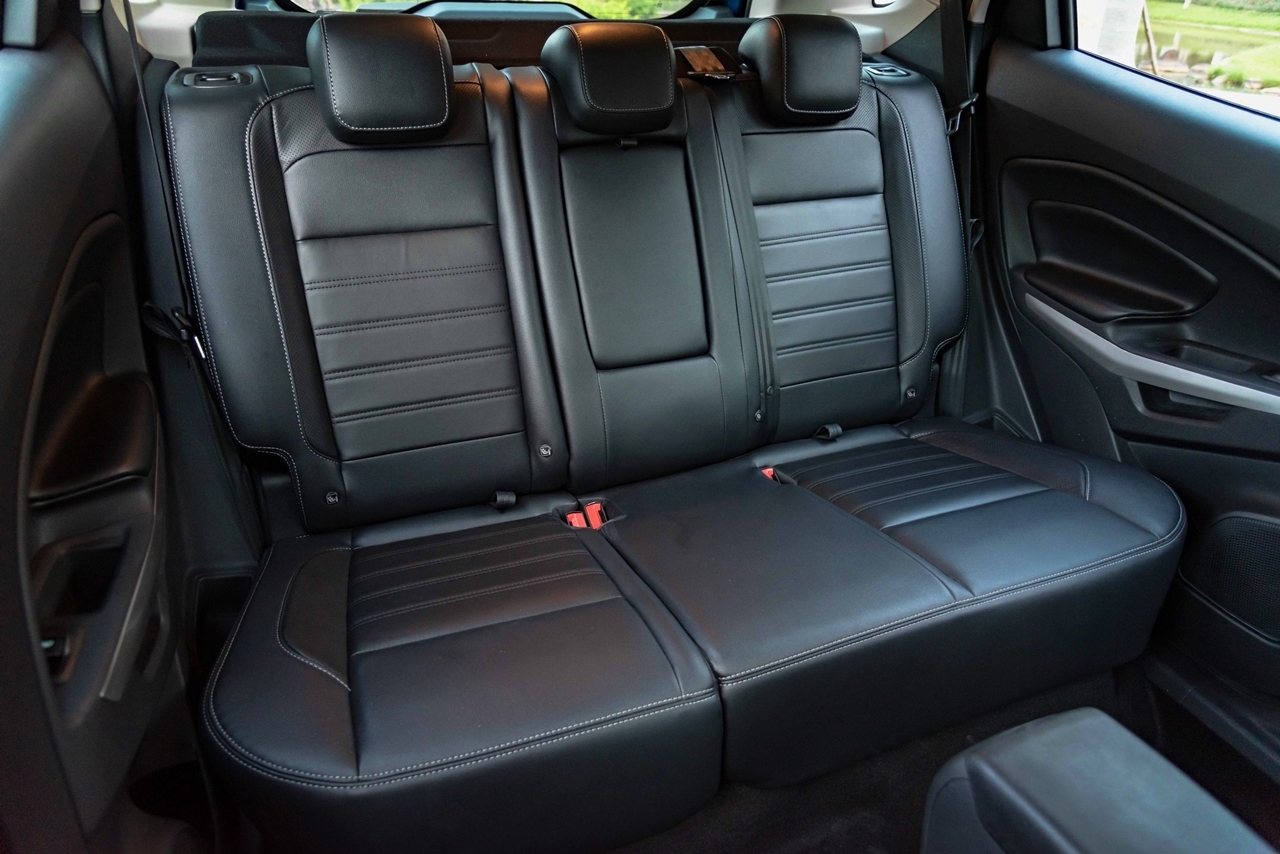 vua ra mat ford ecosport 2020 khuyen mai gan 50 trieu dong