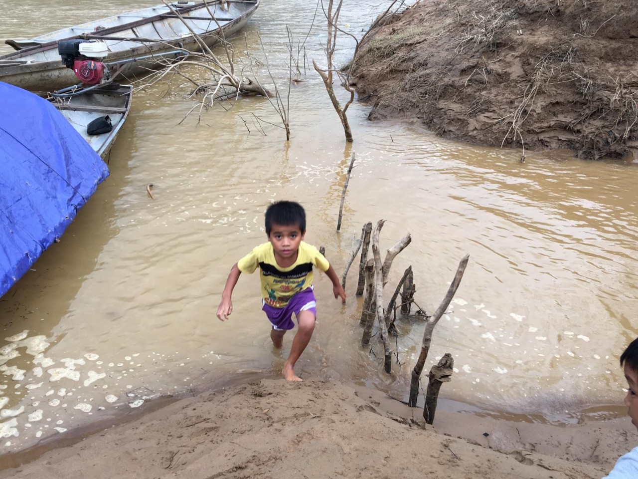 Chung tay chia sẻ cùng miền Trung ruột thịt 