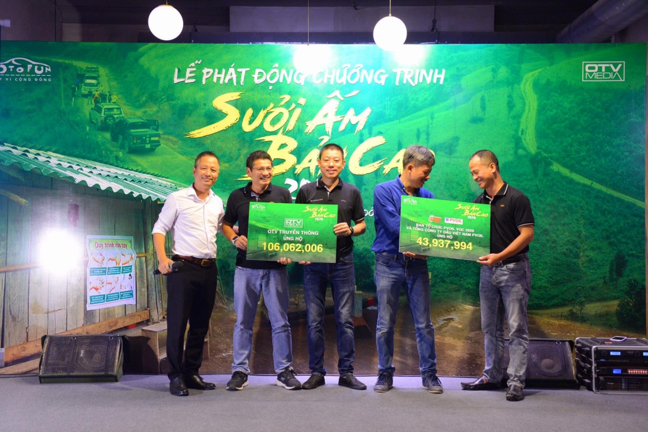 OTV Media và PVOIL trao 150 triệu đồng cho chương trình "Sưởi ấm bản cao 2020"