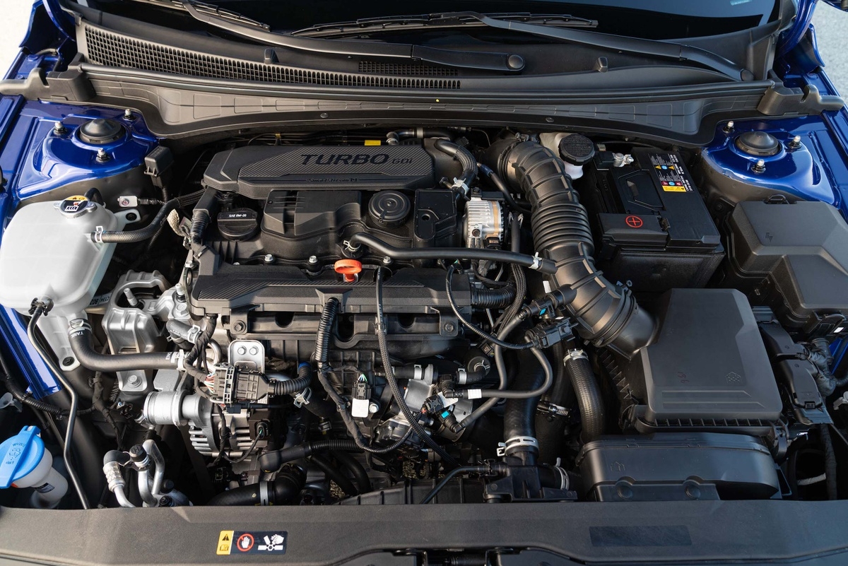 Hyundai Elantra 2021 sắp ra mắt tại Malaysia