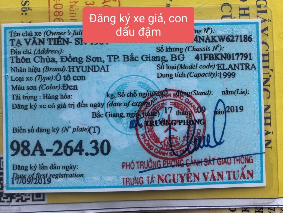 Salon Long Việt dùng giấy tờ giả bán ô tô cho khách