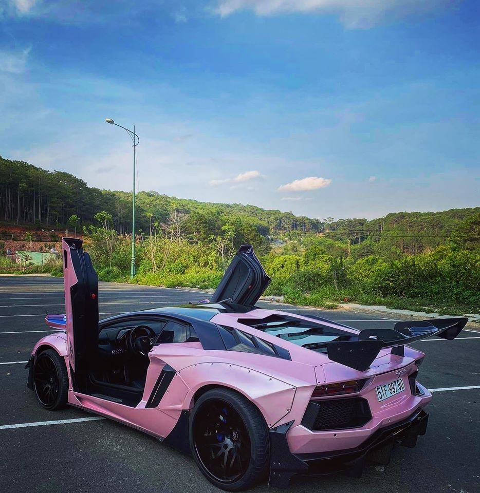 lamborghini aventador liberty walk phien ban nu tinh cua dai gia viet