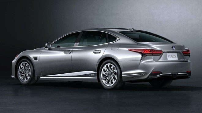 lexus ls 2021 moi tang suc canh tranh mercedes s class