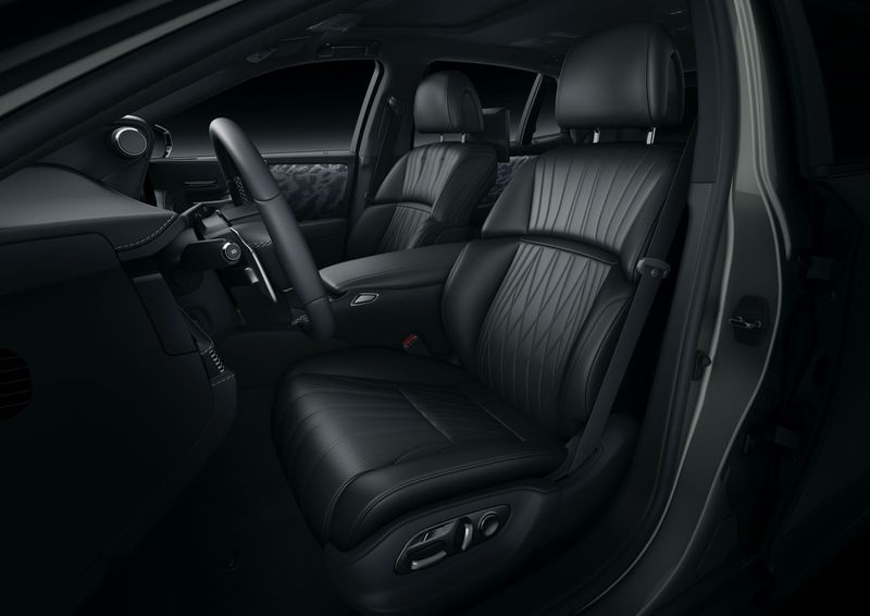 lexus ls 2021 moi tang suc canh tranh mercedes s class