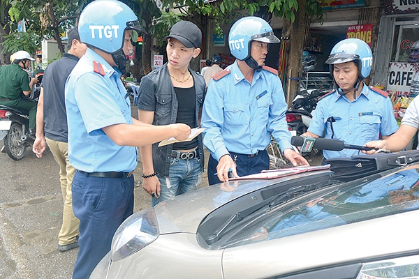 thanh tra giao thong ha noi xu ly xe grab uber vi pham