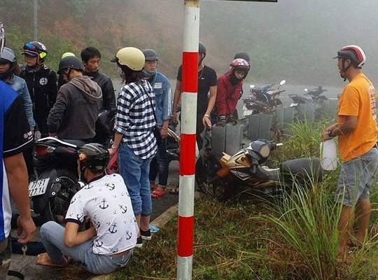 Đà Nẵng: Xe máy tông vào taluy, nam sinh viên tử vong trên núi Sơn Trà da nang xe may tong vao taluy nam sinh vien tu vong tren nui son tra