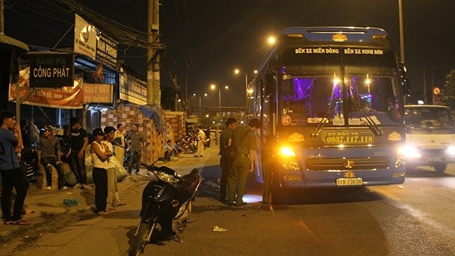 TP Hồ Chí Minh: Va chạm với xe giường nằm, người đàn ông đi xe máy tử vong