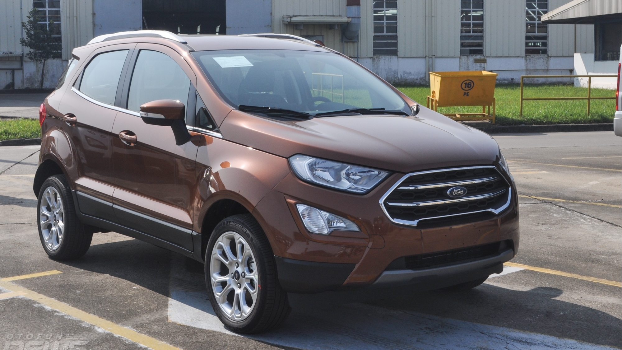 Ford EcoSport 2018 với động cơ và hộp số mới ra mắt tại Việt Nam