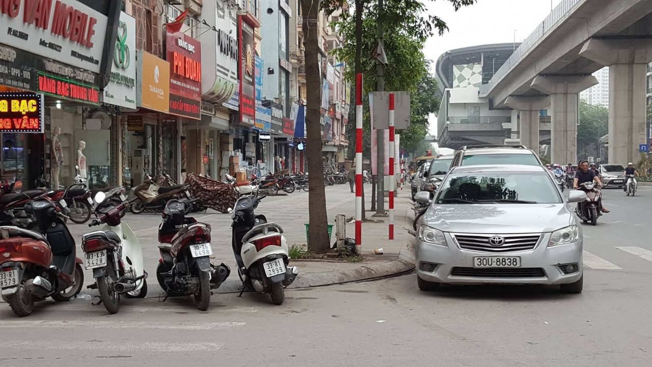 ha dong tran lan tinh trang chiem dung via he long duong tai phuong ha cau