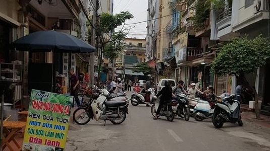 Hà Đông: Tràn lan tình trạng chiếm dụng vỉa hè, lòng đường tại phường Hà Cầu