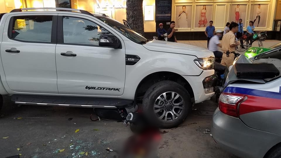 Vụ tai nạn ở phố Bà Triệu: Sẽ khởi tố lái xe bán tải