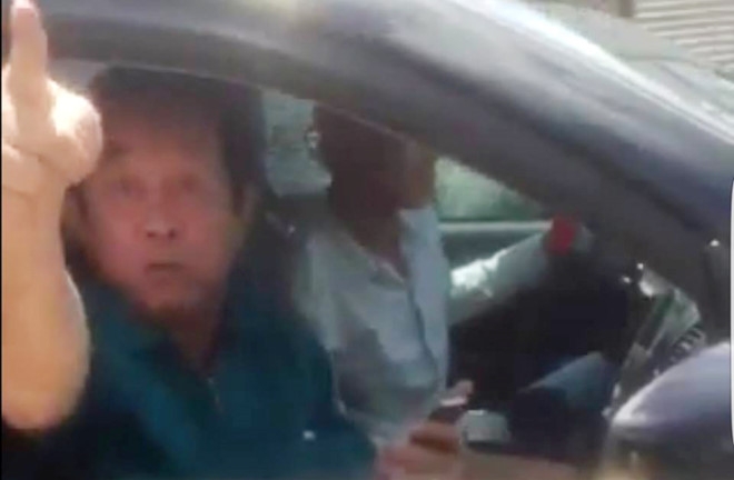 Xe chạy quá tốc độ, tướng về hưu lăng mạ cảnh sát giao thông xe chay qua toc do tuong ve huu lang ma canh sat giao thong