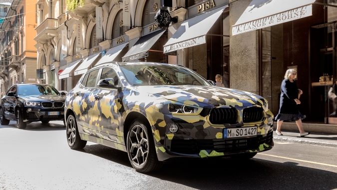 BMW "nhá hàng" SUV cỡ nhỏ X2 trong Tuần lễ thời trang Milan