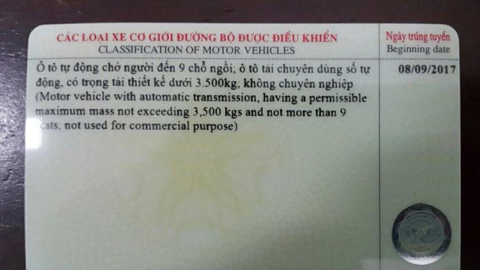 Giấy phép lái xe hạng B1 có được điều khiển ô tô số sàn?
