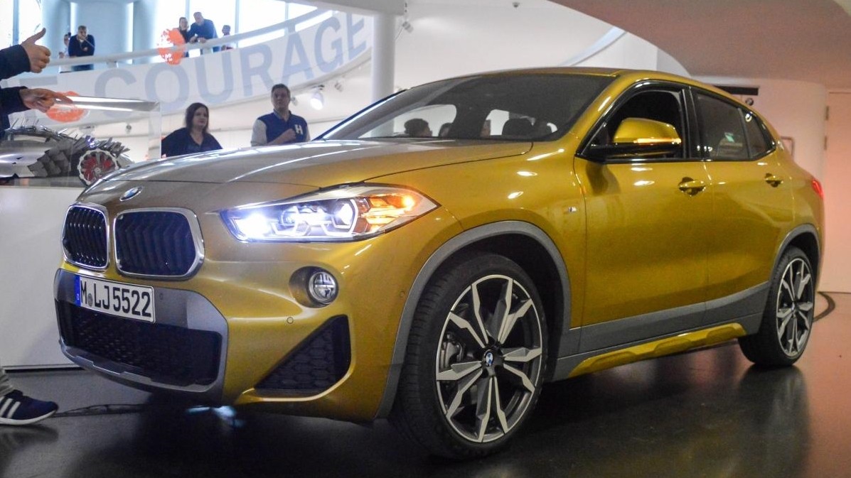 SUV cỡ nhỏ BMW X2 lần đầu lộ diện thực tế