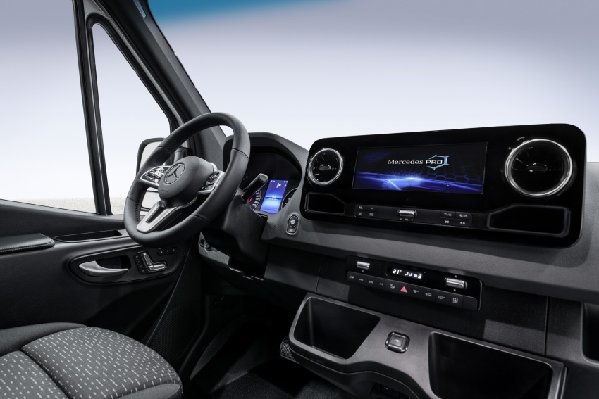 mercedes benz sprinter hoan toan moi lo anh noi that day hien dai