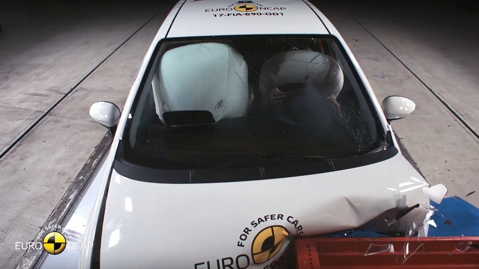 Lộ diện chiếc xe lập kỉ lục "trứng ngỗng" tiêu chuẩn an toàn Euro NCAP