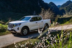 Nissan Navara EL 2WD - Ngôi sao bán tải tầm giá dưới 700 triệu