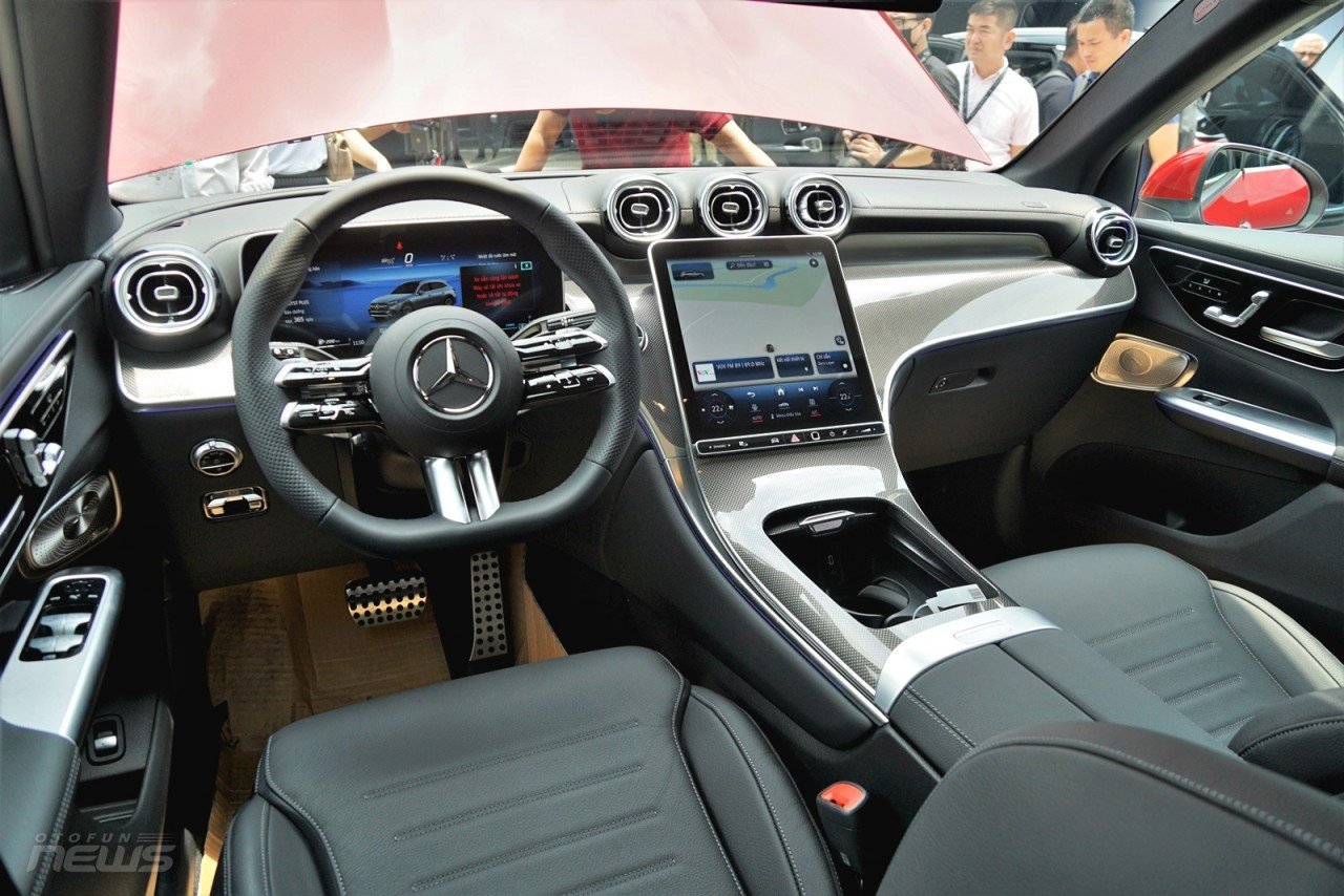 So sánh hai phiên bản của Mercedes Benz GLC 2023 đang bán tại Việt Nam