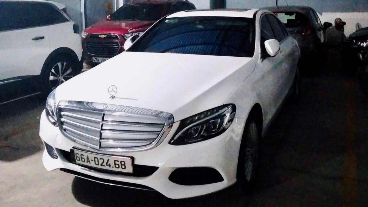 Cục Đăng kiểm xác nhận mặt ca-lăng xe Mercedes-Benz C250 nguyên bản, liên hệ chủ xe để giải quyết