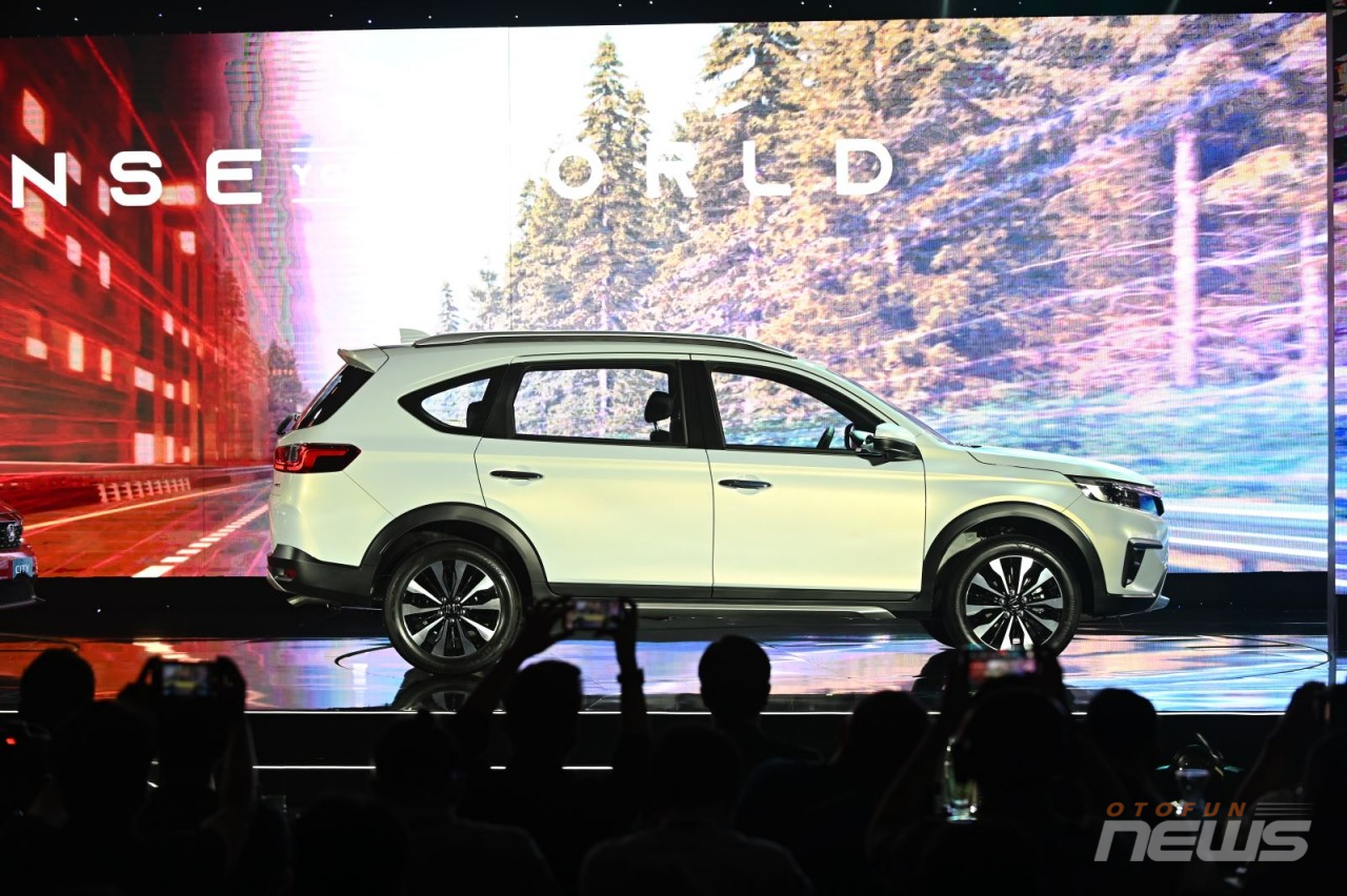 Thiết kế Honda BR-V 2023 là sự kết hợp của một chiếc SUV cá tính, một chiếc MPV đa dụng