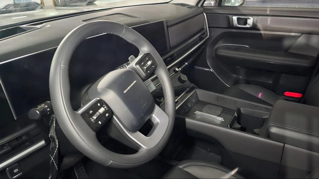 Nội thất Hyundai Santa Fe 2024 vừa ra mắt "độc lạ" không kém phần ngoại thất