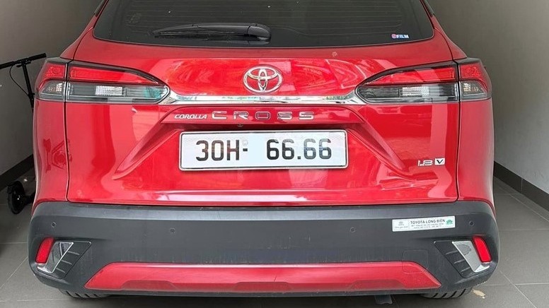 Mua xe Toyota Corolla Cross biển số tứ quý 6 giá hơn 1 tỷ, rao bán 2 tỷ đồng