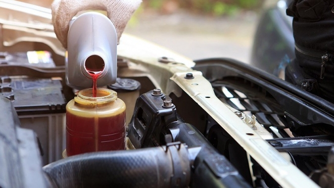 Thay dầu hộp số tự động: Chỗ này báo 4 lít, chỗ khác 8 lít, vì sao lại thế?