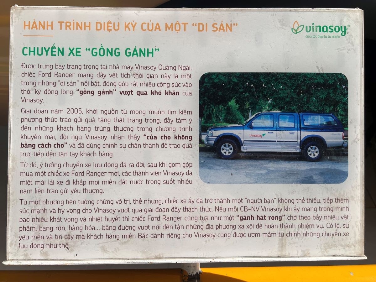Giữa nhà máy Vinasoy, có chiếc xe Ford Ranger 16 tuổi "kể chuyện"