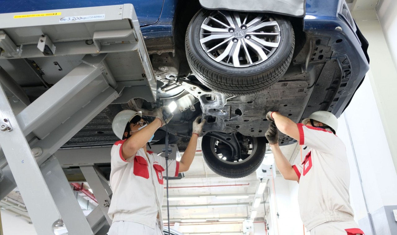 Tìm hiểu nguyển nhân xe bị chảy nhớt và cách xử lý sao cho đúng