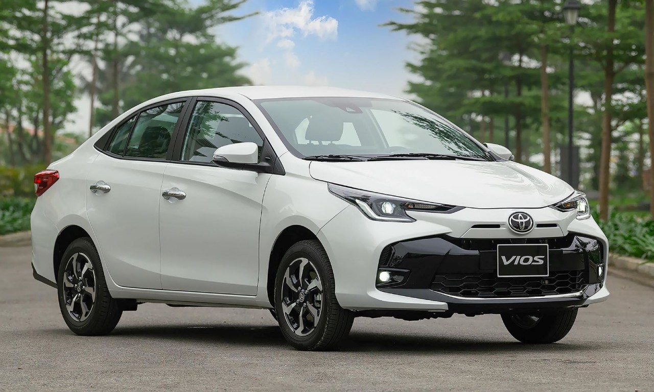 Sedan quốc dân Toyota Vios giảm giá, điều gì đang xảy ra?