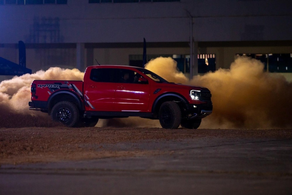 Ford Ranger Raptor 2023 tiếp tục ra mắt tại Lào, bao giờ về Việt Nam?